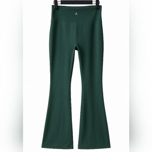 Forest Green Athletic Collection High Rise‎ Flare Yoga Pants Women’s Size Large